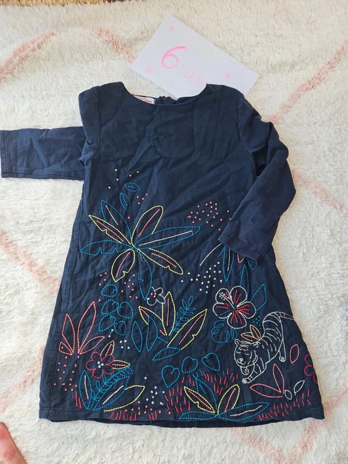 Robe fille manche longue bleu marine broderie taille 6 ans dpam