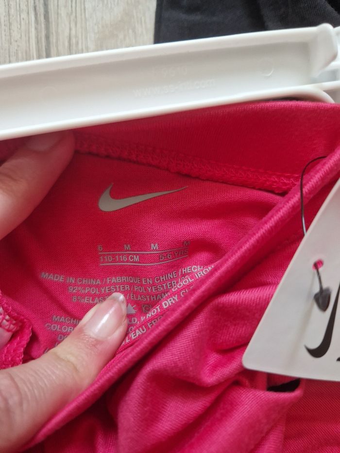 Ensemble Nike noir et fuchsia - photo numéro 4