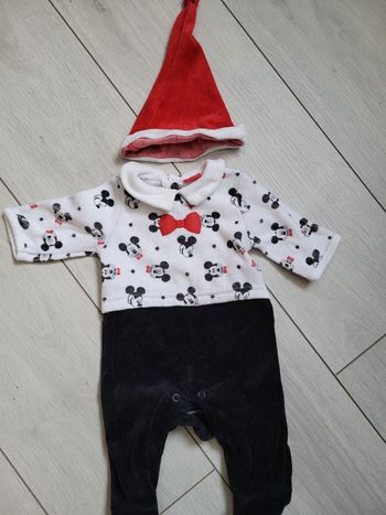 Pyjama et bonnet 1 mois