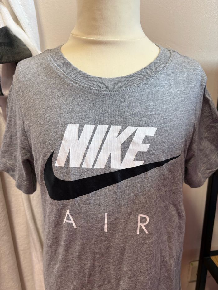 T shirt garçon taille 128 - photo numéro 2