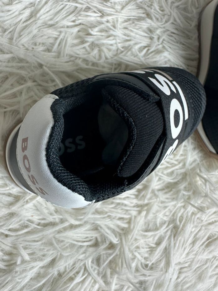 Paire de basket BOSS taille 21 - photo numéro 4
