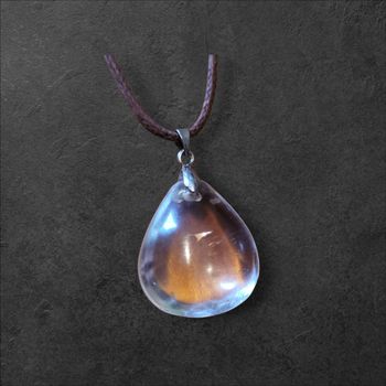 Pendentif goute cristal de roche