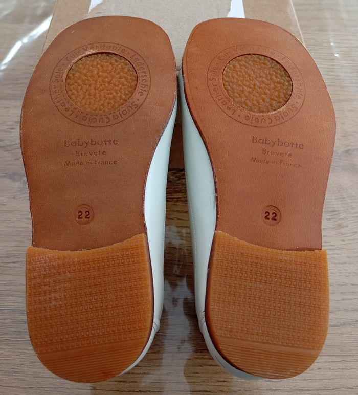 Babybotte neuves pour fille en taille 22 - photo numéro 7