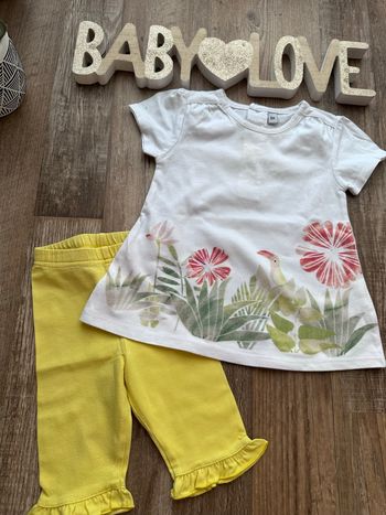 - Ensemble     - 6 mois - Très bon état 