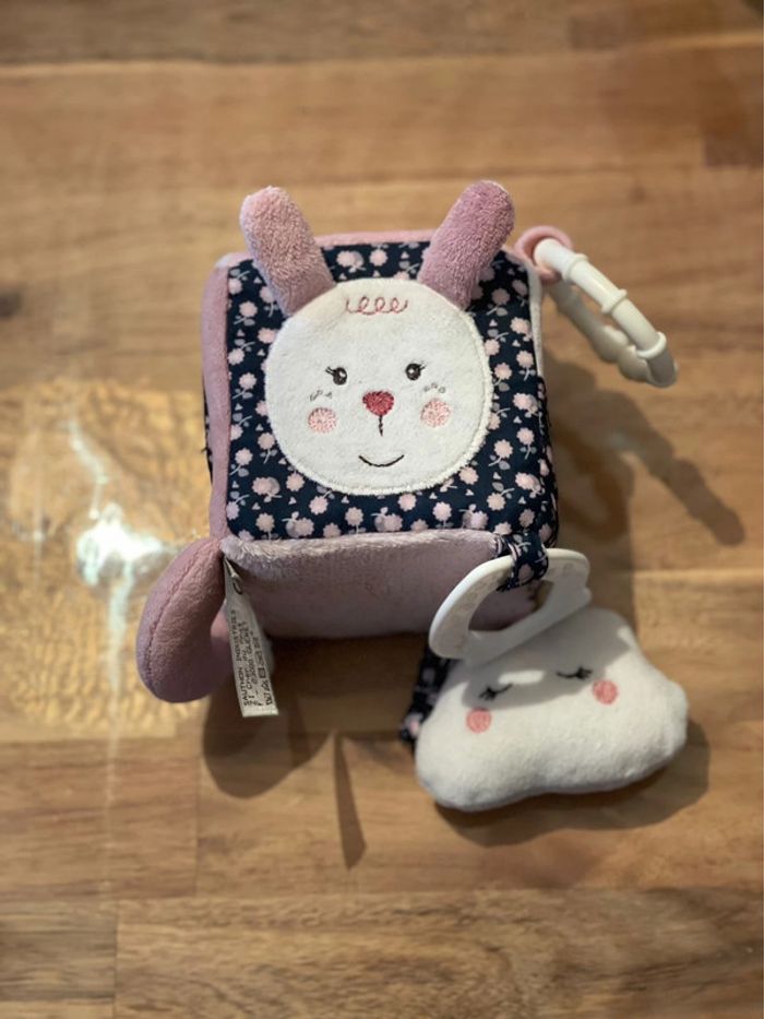 Cube d’activités Miss fleur de lune