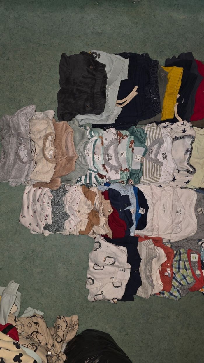 Lot vêtements bébé 6 mois - photo numéro 2