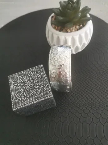 Bracelet manchette femme lotus argenté