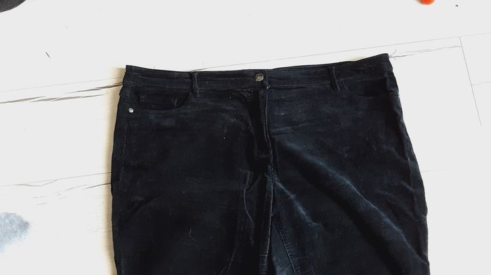 Vêtement femme pantalon velours côtelé noir C&A taille 50 5XL - photo numéro 2