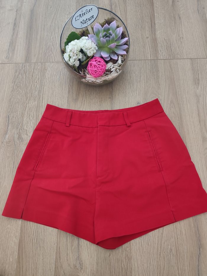 Short rouge