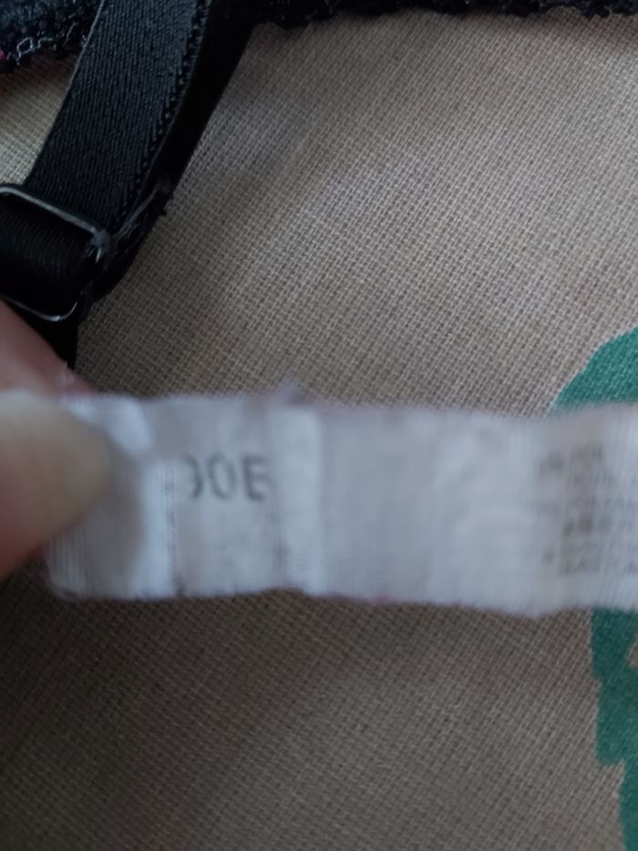 Soutien gorge rose et noir à plumetis 90B - photo numéro 2