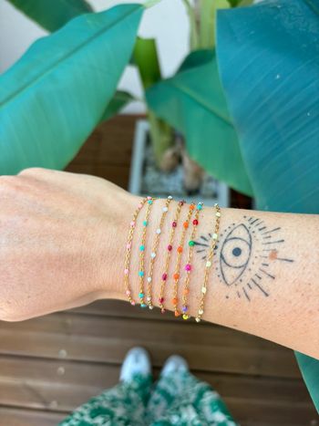 Bracelet neuf petites perles
