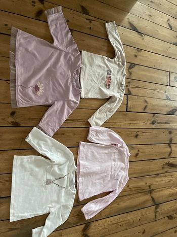 Lot de quatre T-shirts, 12 mois 74 cm