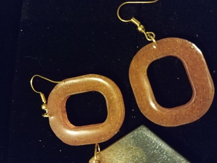 Lot de boucles d'oreilles en résine - photo numéro 5