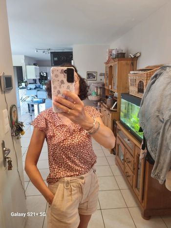 Haut imprimé à manches volantées taille S