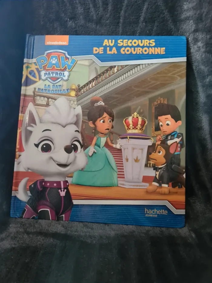 Au secours de la couronne pat patrouille