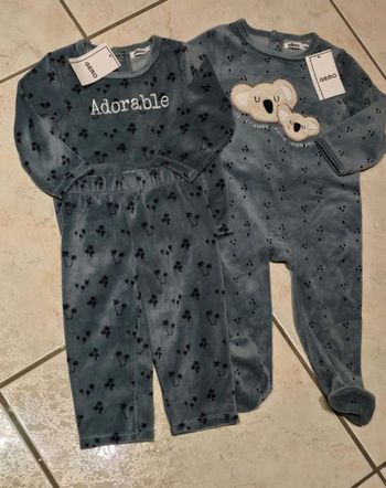 (Neufs non portés) 🏷🏷🥰😍💙 deux  pyjamas 18mois garçon 😍💙🥰