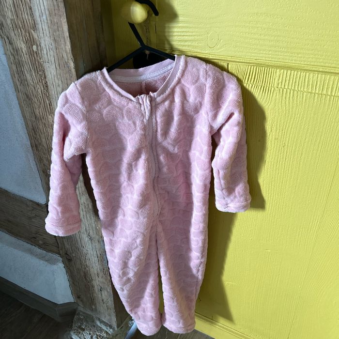 Sur pyjama rose doux