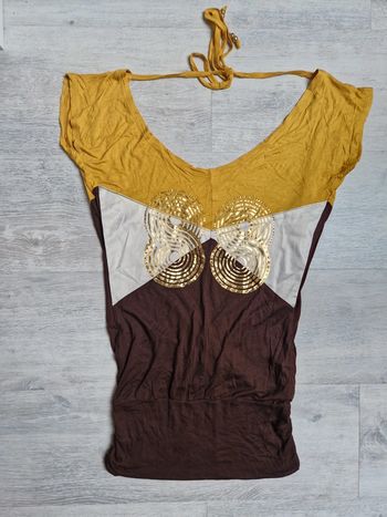 Top stradivarius décolle dos marron moutarde doré et crème
