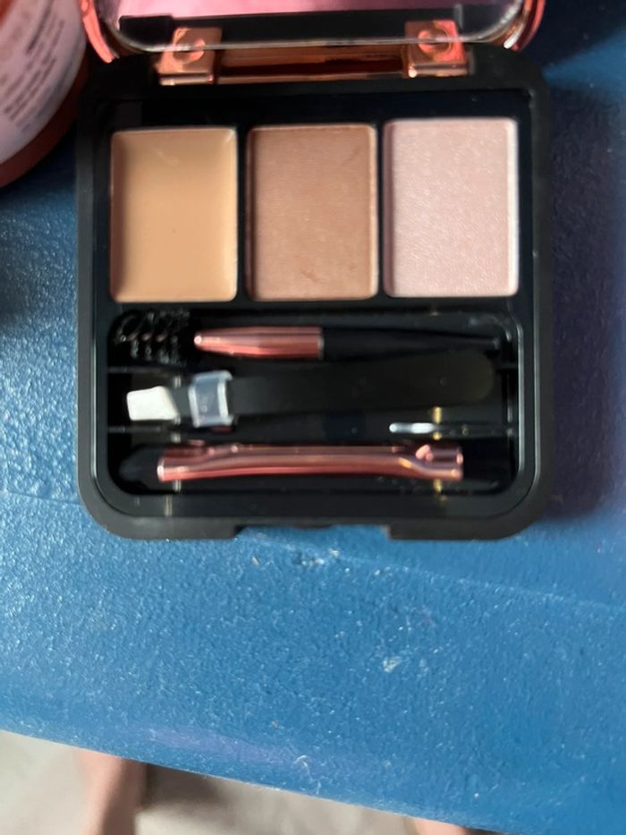 Lot maquillage - photo numéro 5