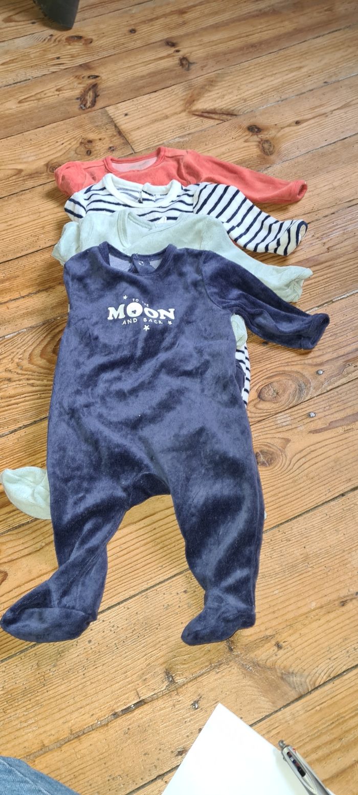 Lots de 4 pyjamas - photo numéro 2