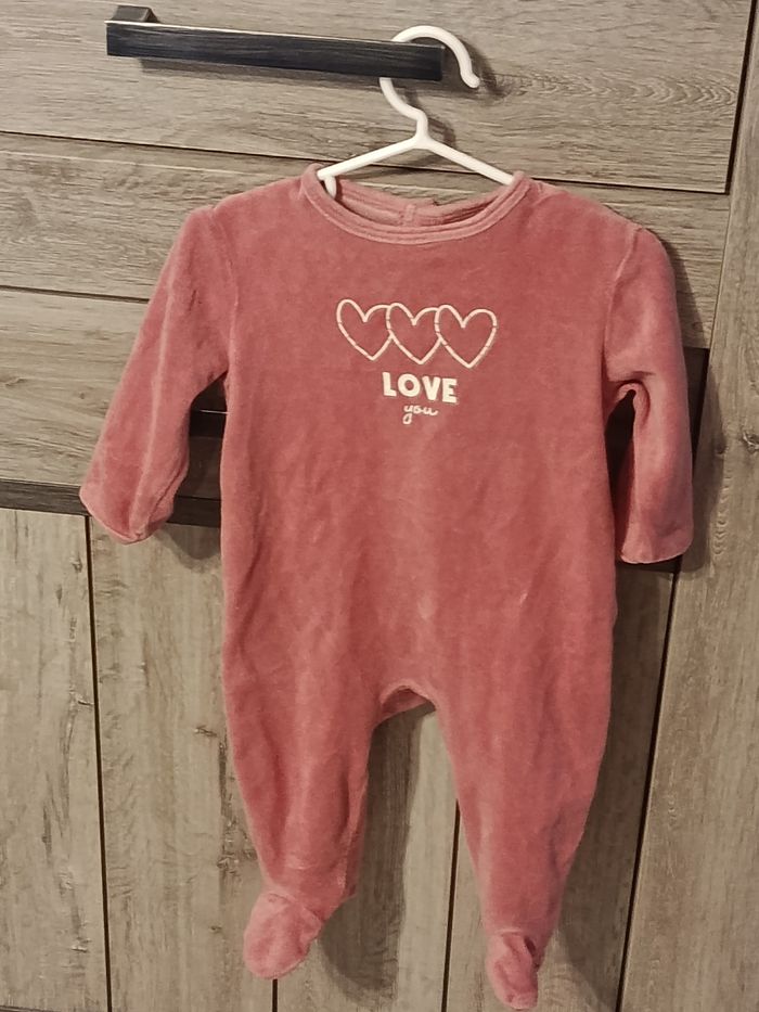Lot pyjama fille taille 6 mois - photo numéro 2