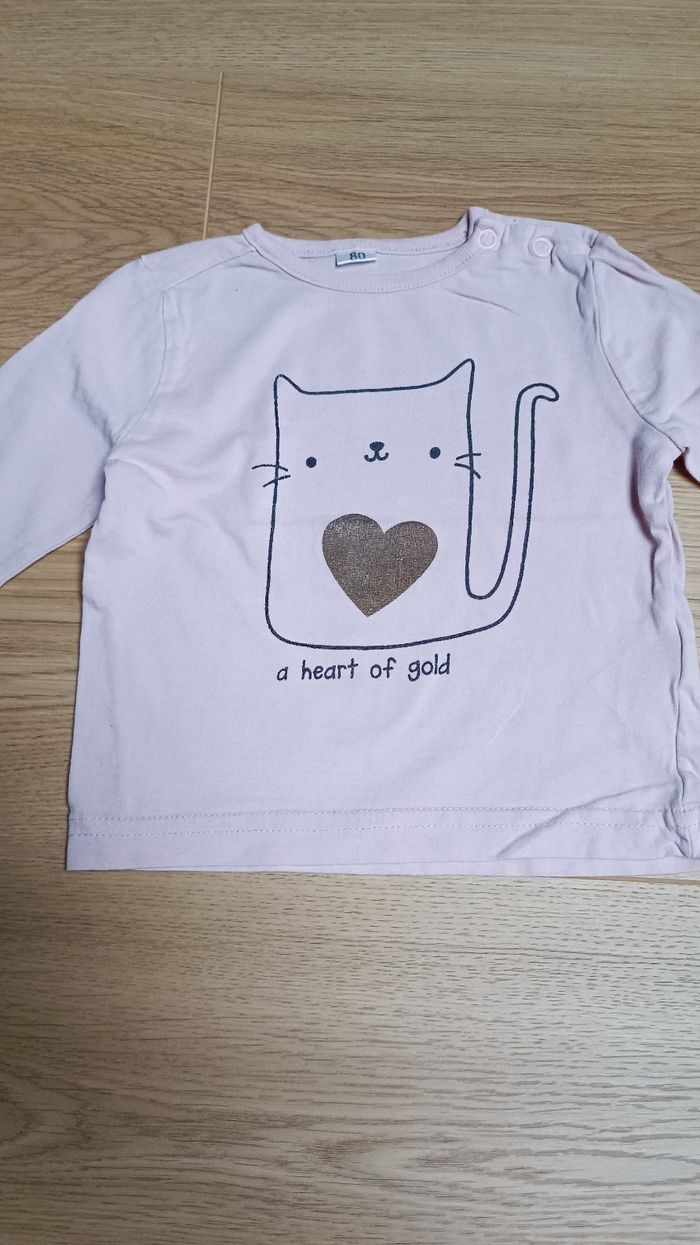 Pantalon, 3 t-shirts et gilet 18 mois - photo numéro 8