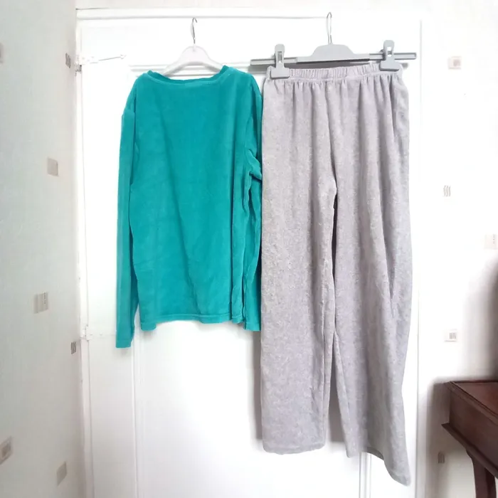 Lot 3 pyjamas velours 12 ans - photo numéro 12