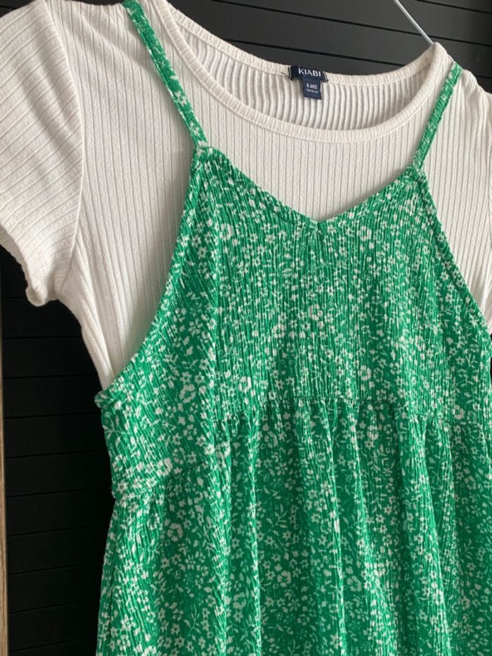 robe verte à fleurs avec ensemble T-shirt blanc - photo numéro 3