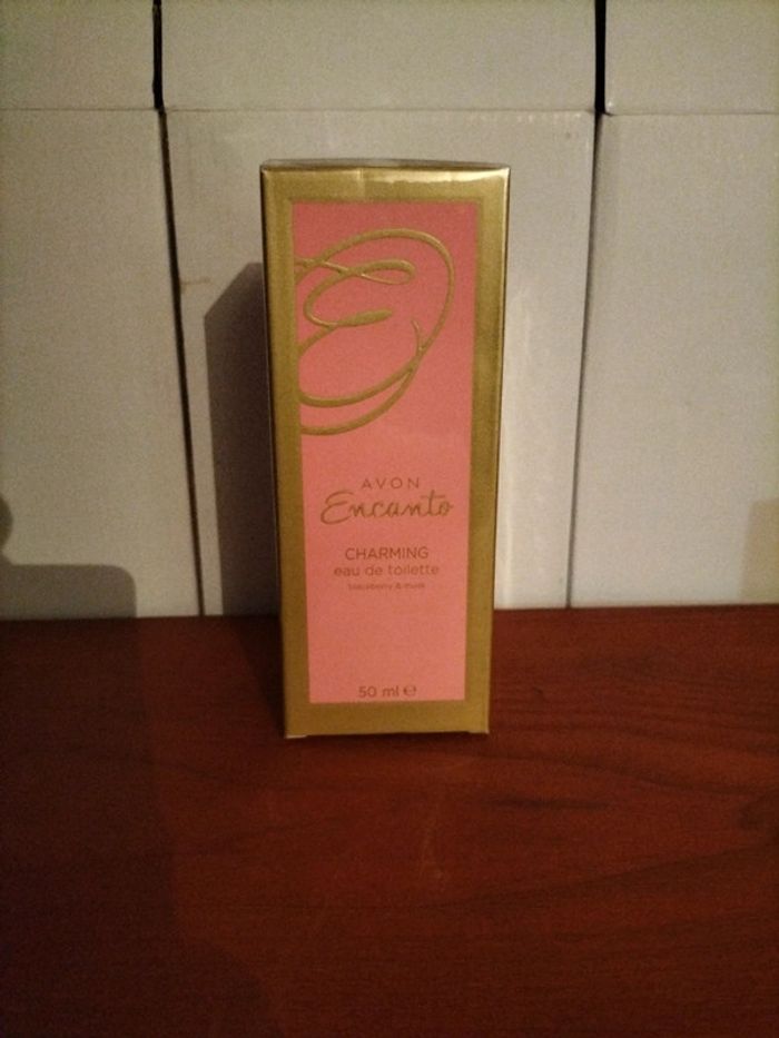 Parfum Encanto de Avon