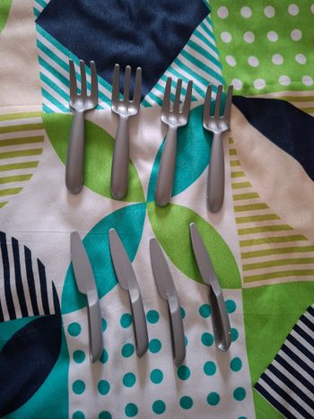 Lot couverts gris pour dînette 