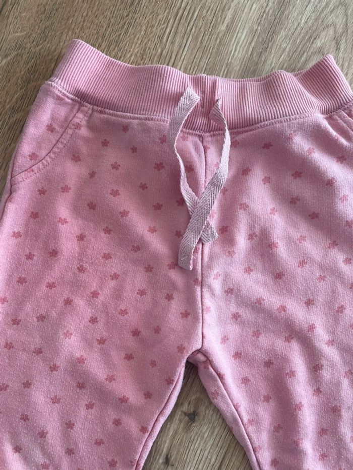 Pantalon Jogging rose à motif fleur 18 mois - photo numéro 2