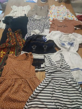 Lot 11 robes 24 mois