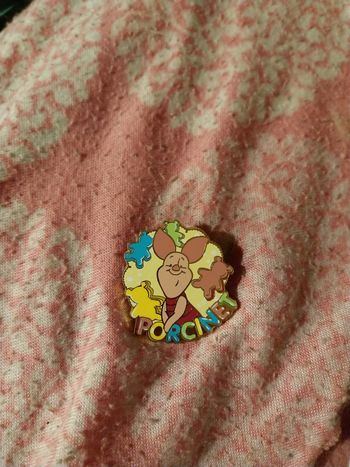 Pins Disney porcinet