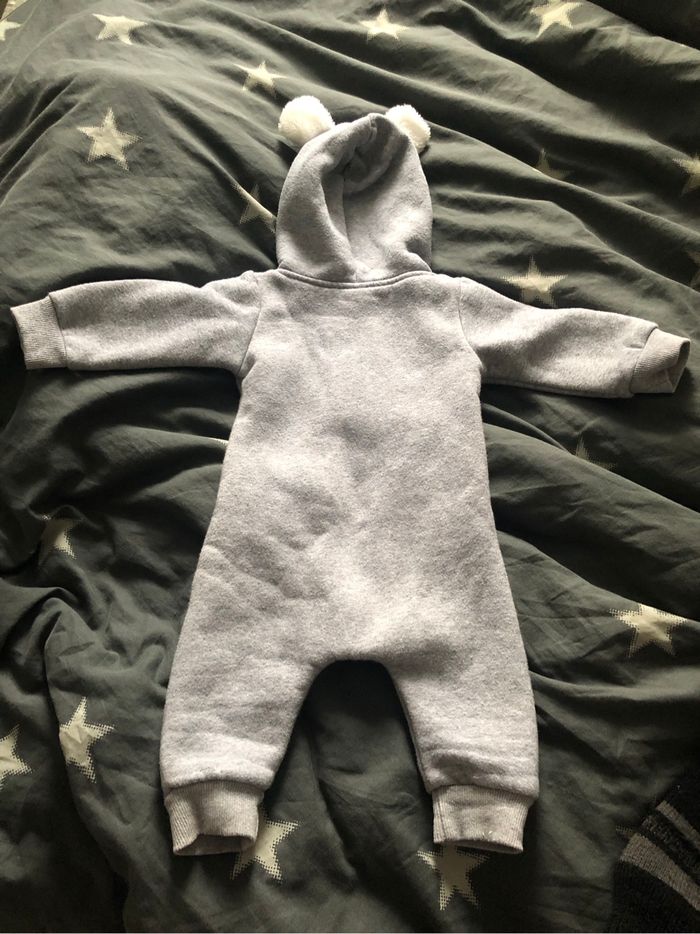 Jolie combinaison d’hiver bébé taille 0/3mois confortable - photo numéro 5