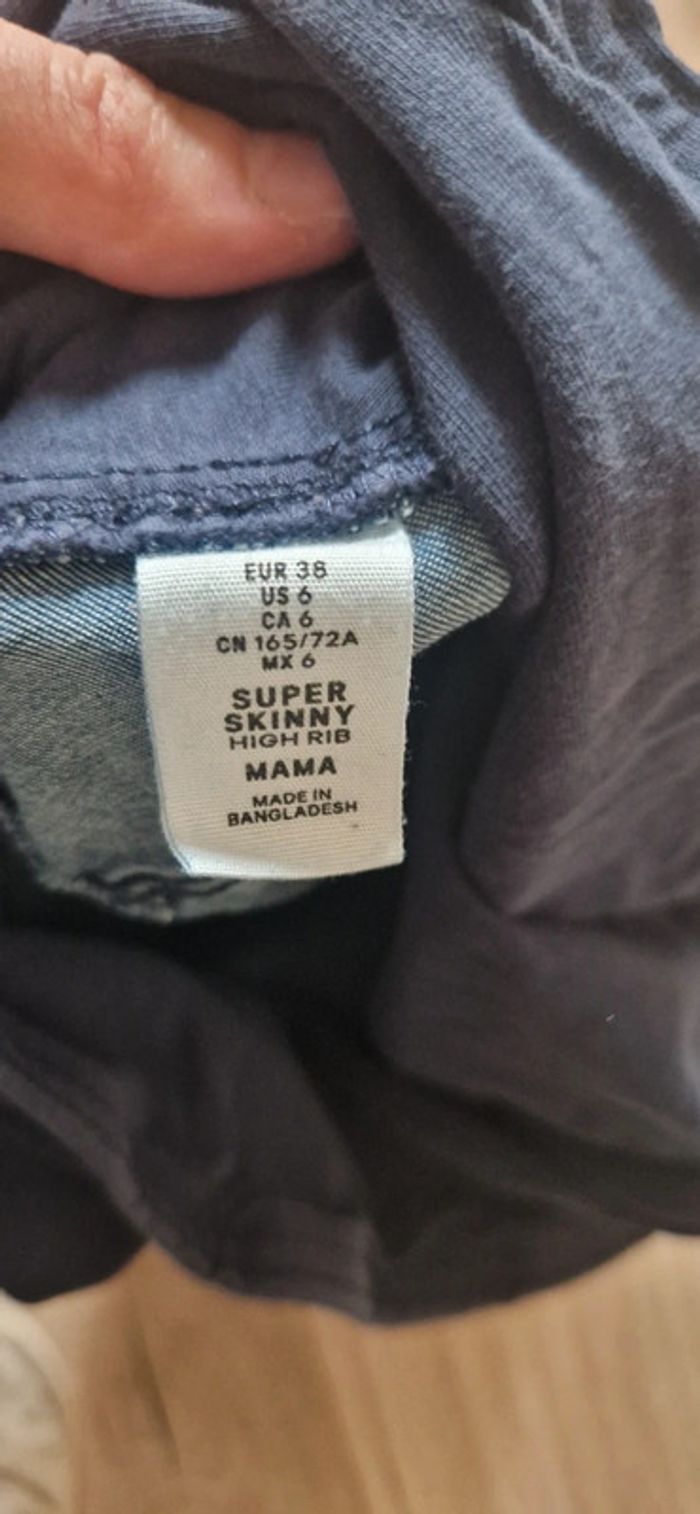 Jean slim bleu foncé de grossesse H&M en bon état Taille 38 - photo numéro 6