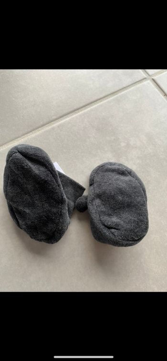 Chaussons bébé 3-9 mois Neuf - photo numéro 8