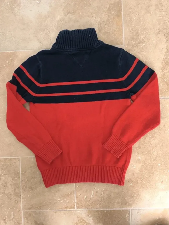 Pull Tommy Hilfiger 1/4 zippé excellent état rouge bleu marine M 8/10ans garçon ou fille - photo numéro 13
