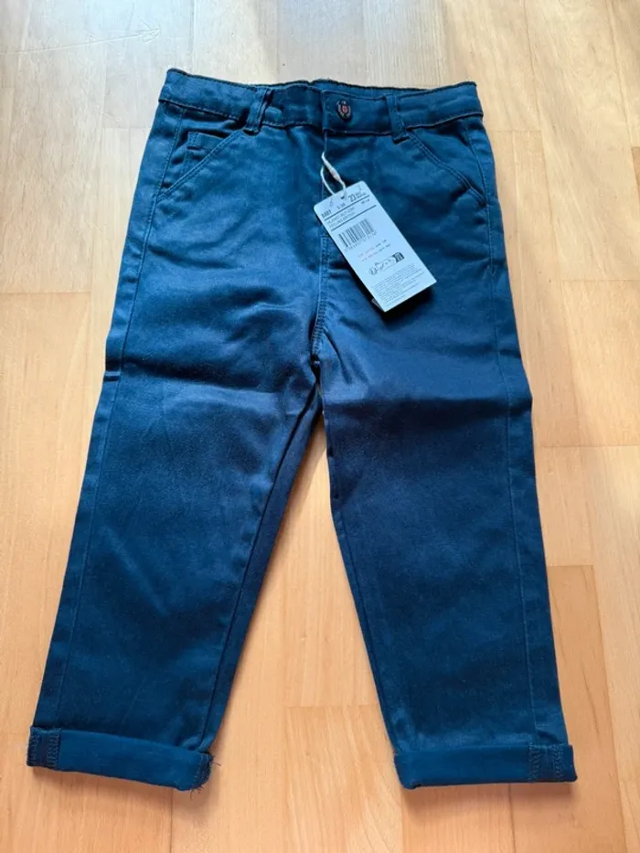 Pantalon orchestra neuf taille 23 mois