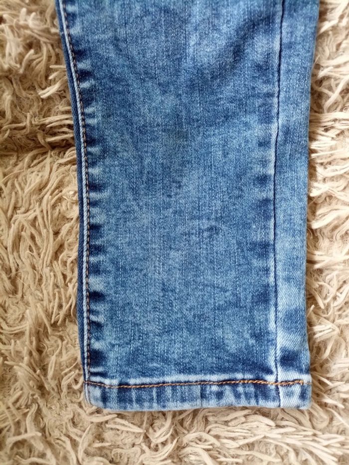 Jeans "troué" femme - photo numéro 8