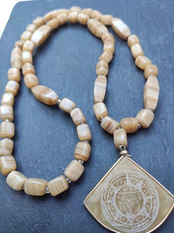 Collier soleil Aztèque