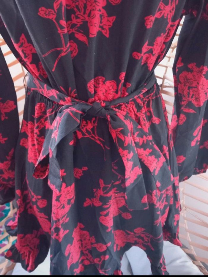 Robe dos nu rouge et noir taille 36 - photo numéro 2