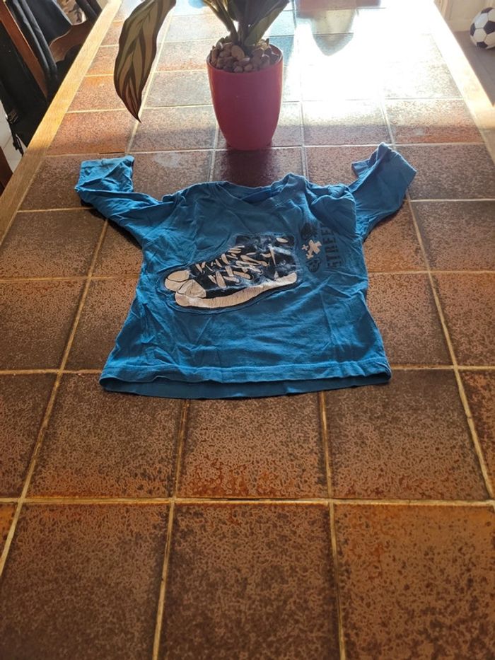 Tee shirt