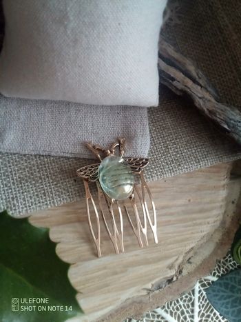 Barrette peigne bohème cheveux pierre naturelle sur abeille