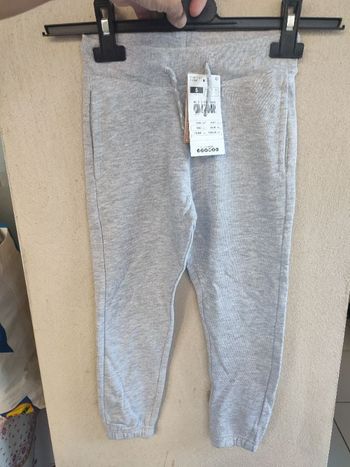 #kytie5ansgarcon. Bas de survêtement taille 5 ans