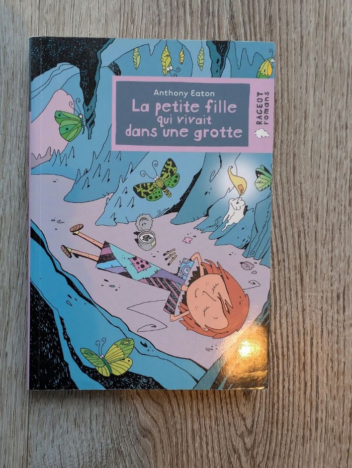 Livre la petite fille qui vivait dans une grotte