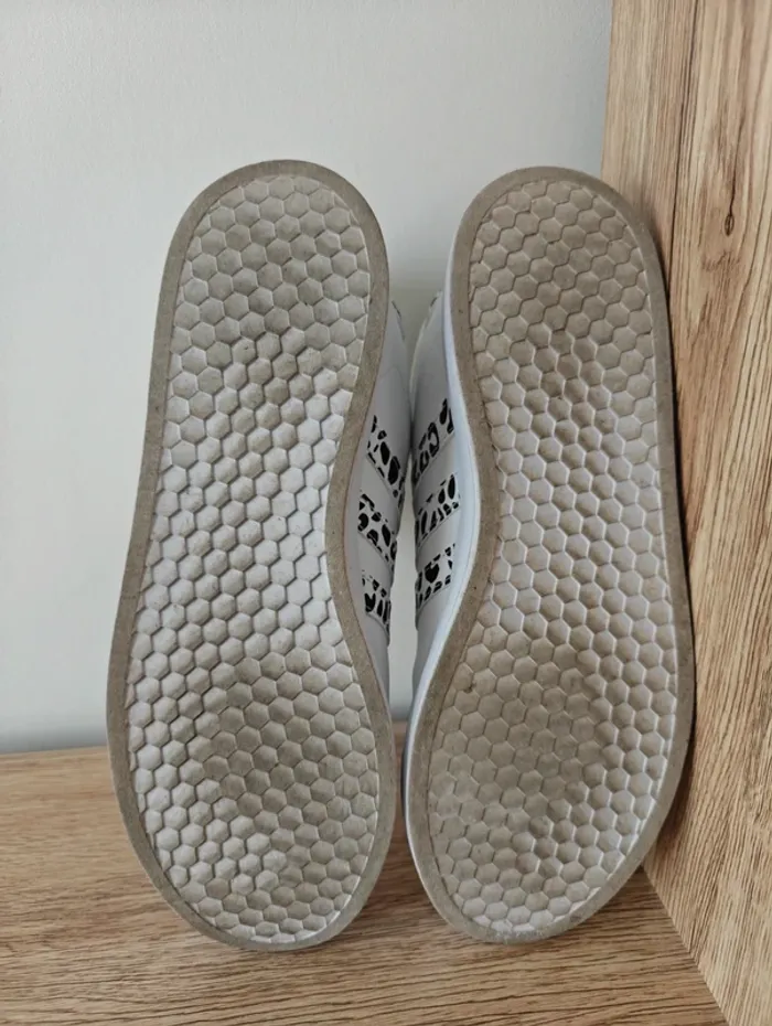 Chaussures Femme Adidas Courtpoint X - pointure 39.5 - photo numéro 5