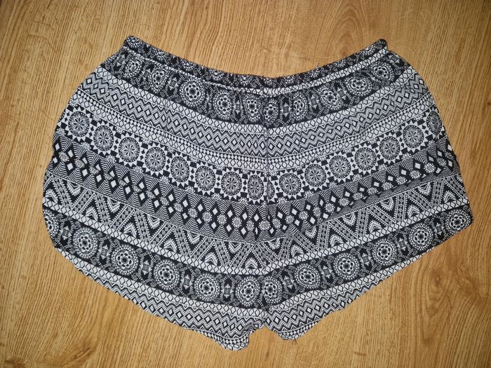 Short léger H&M taille S TBE - photo numéro 3