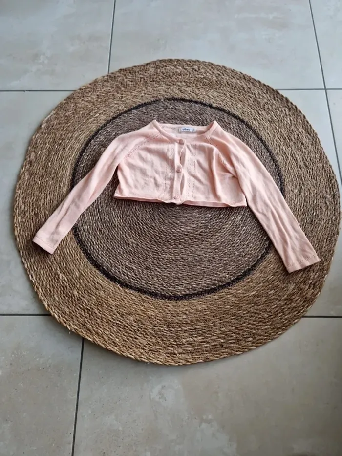 Joli gilet court Gémo fille taille 3 ans