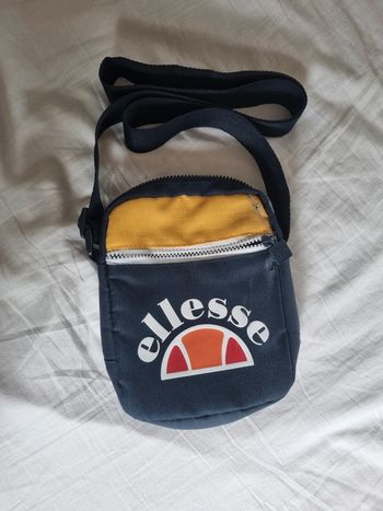 saccoche ellesse