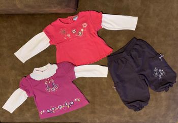 Ensemble pantalon + 2 t-shirts 12 mois